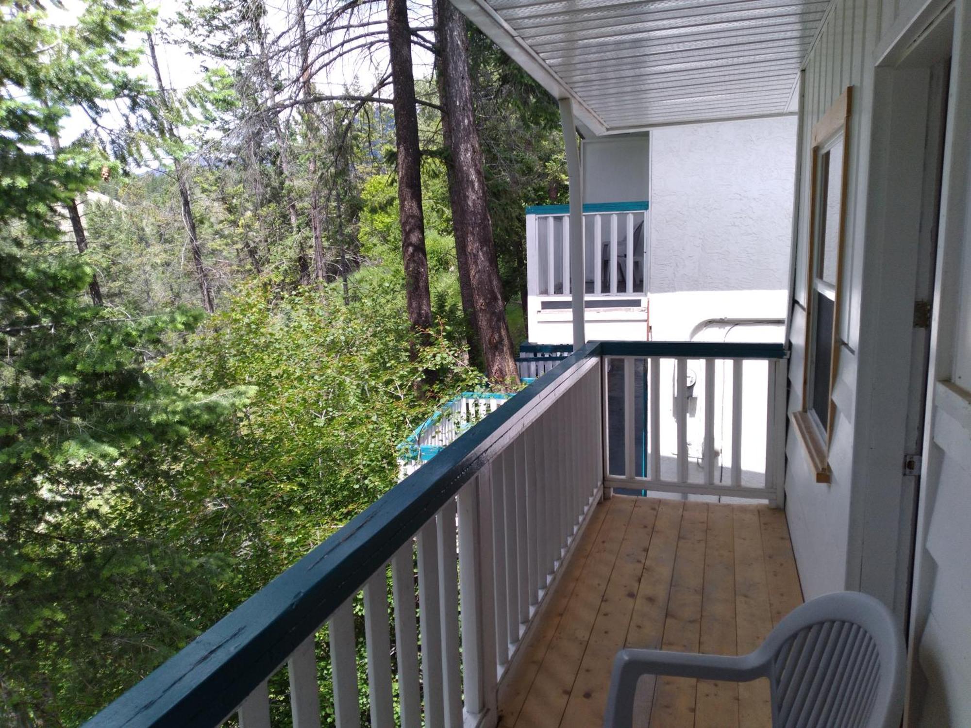 Appletree Inn Radium Hot Springs Exterior foto